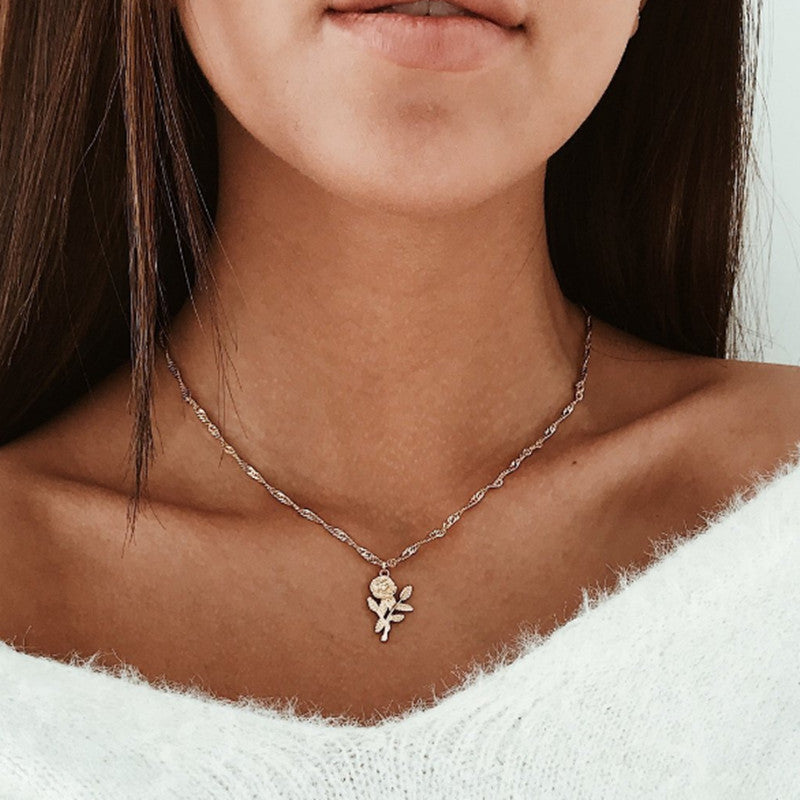 Rose Flower Pendant and Alloy Necklace
