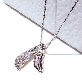 R-C Fashionable Korean Style Leaf Pendant Choker Necklace.